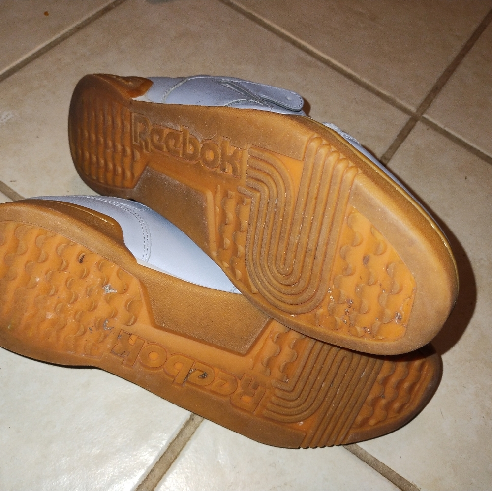 Men's 10.5 Gray Reebok gumshoe bottom